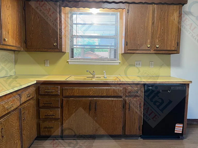 4304 NW 11th St — Photo 12