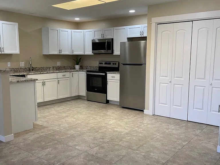 117 N Glenwood Dr #D — Photo 9