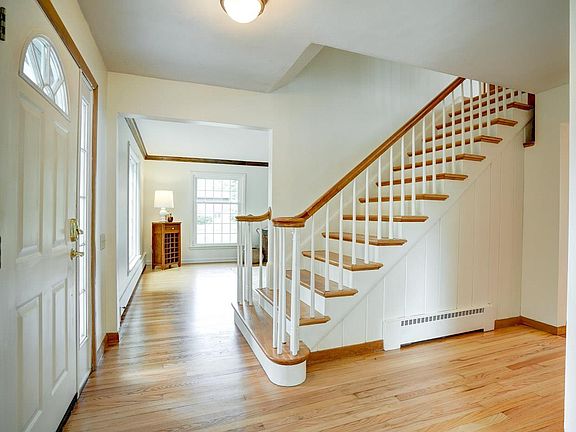 4th image of 5614 Dorsett Dr