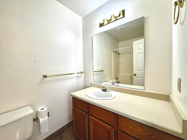 536 N 600 E — Photo 30