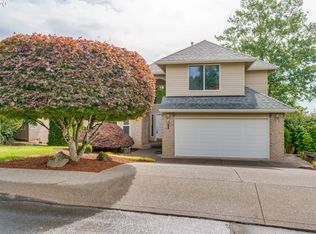 225 NW Carmel Cir, Dundee, OR 97115