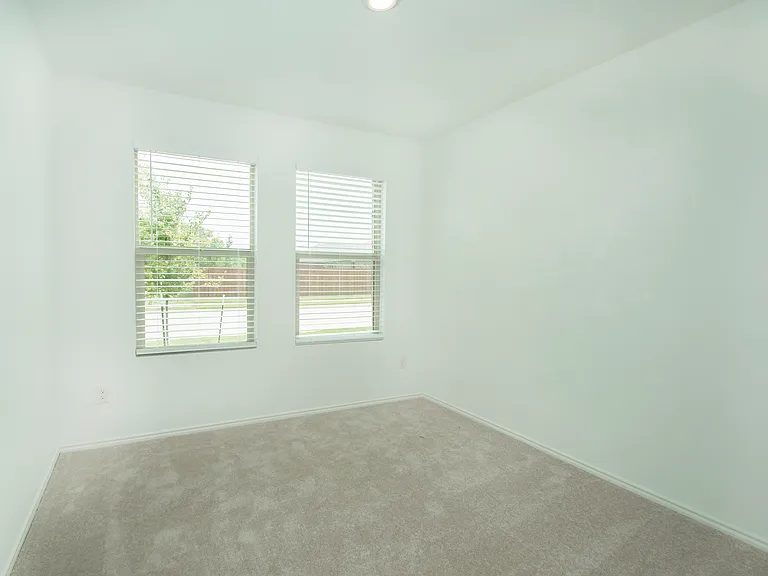 2905 Kings Table Ct — Photo 11