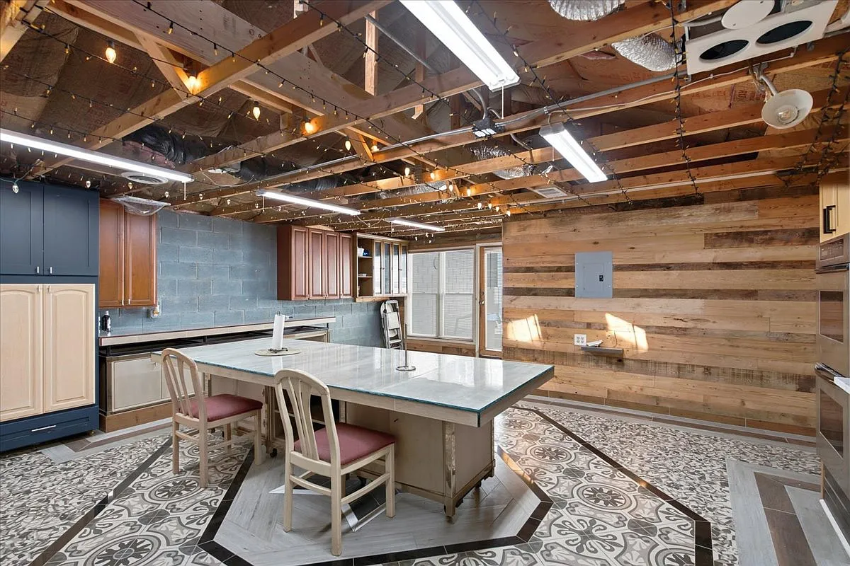 Studio, 650 sqft, $1,750 — Photo 4