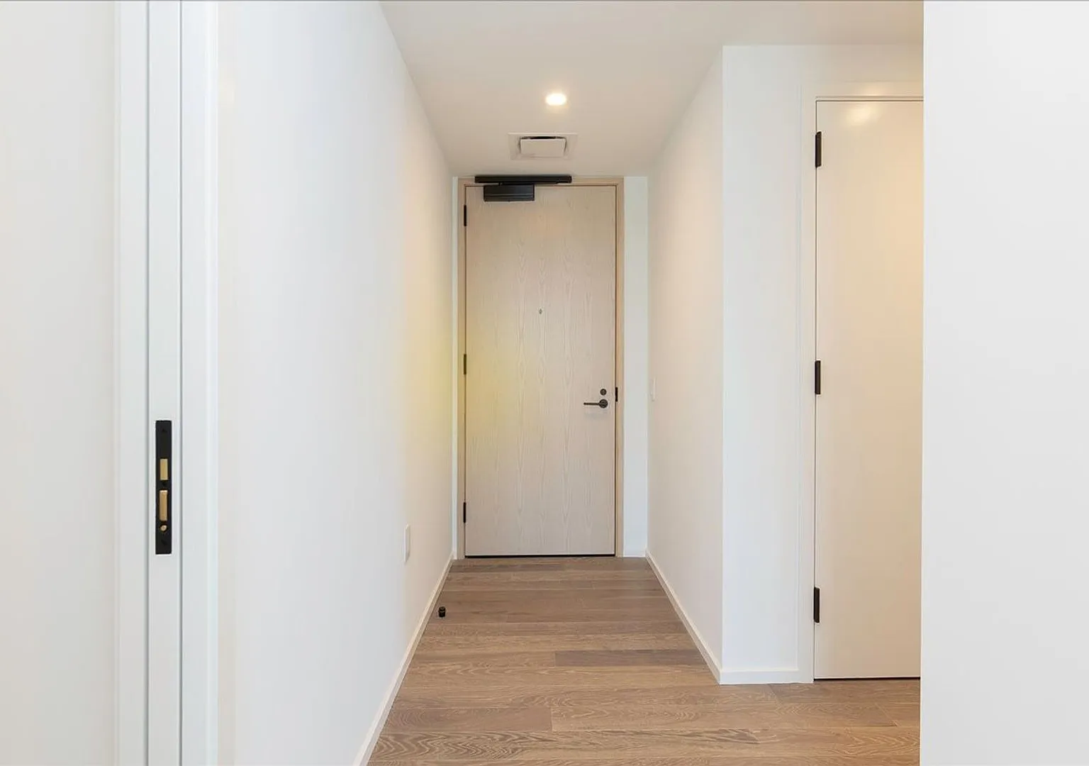 2 Bd / 2 Ba / 2 Pk Unfurnished — Photo 2