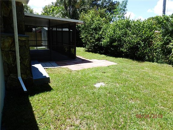 3rd image of 8662 Oriole Ln