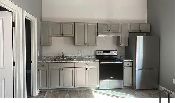 1st image of 731 W 6th St #B
