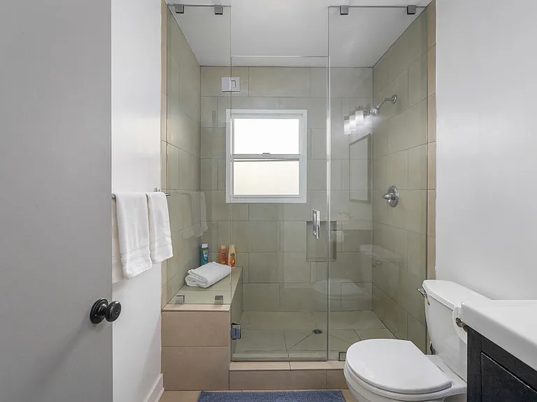 9904 Robbins Dr — Photo 13