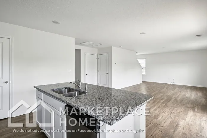 1208 Cole Dr — Photo 8