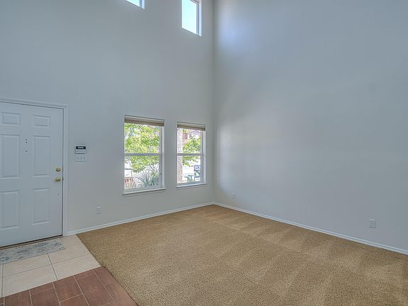 5th image of 5008 Sundance Dr NE