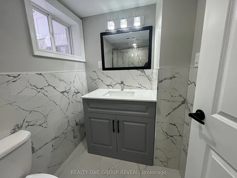 75 Regatta Cres #BASEMENT — Photo 22