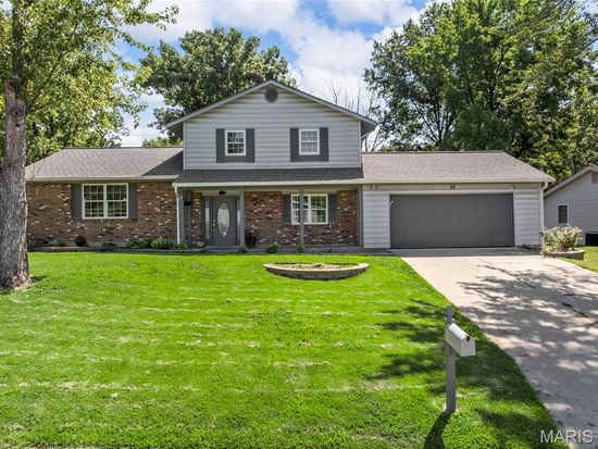 62 Normandy Dr, Lake Saint Louis, MO 63367
