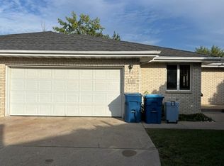 205 Twilight Dr, Morris, IL 60450