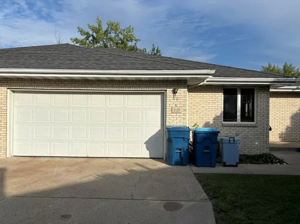 205 Twilight Dr, Morris, IL 60450
