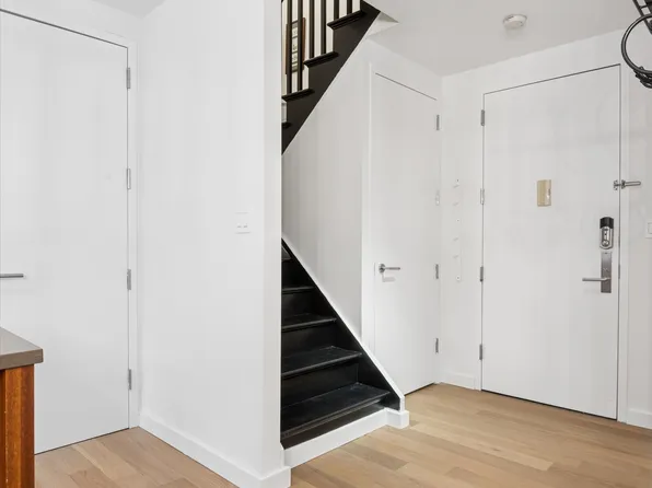 3585 Greystone Avenue image 6 of 11