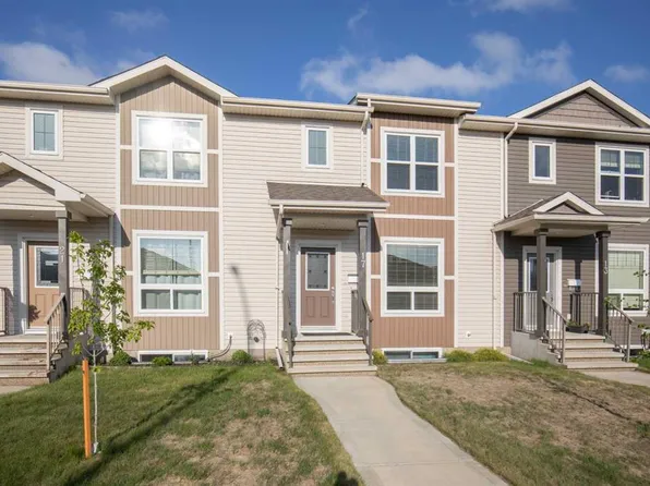 17 W Crimson Ct, Blackfalds, AB T4M 0A5