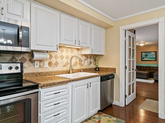 2nd image of 15411 NE Perrault Dr