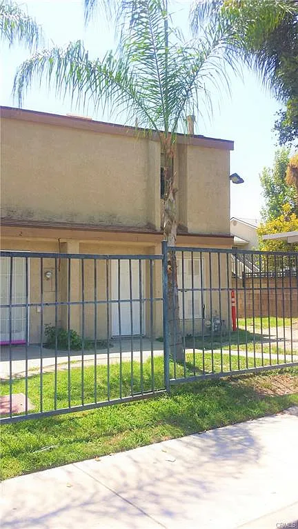 1 bed, 896 sqft, $1,495 — Photo 1