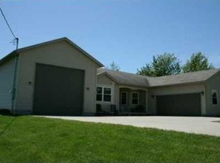 6685 NE Rising Sun Dr, Pleasant Hill, IA 50327