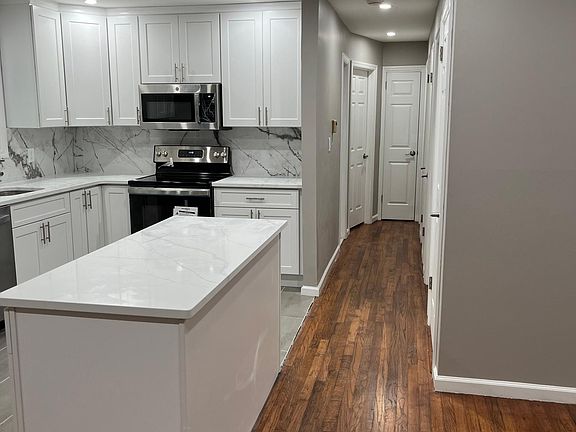 3rd image of 1060 Terry Rd