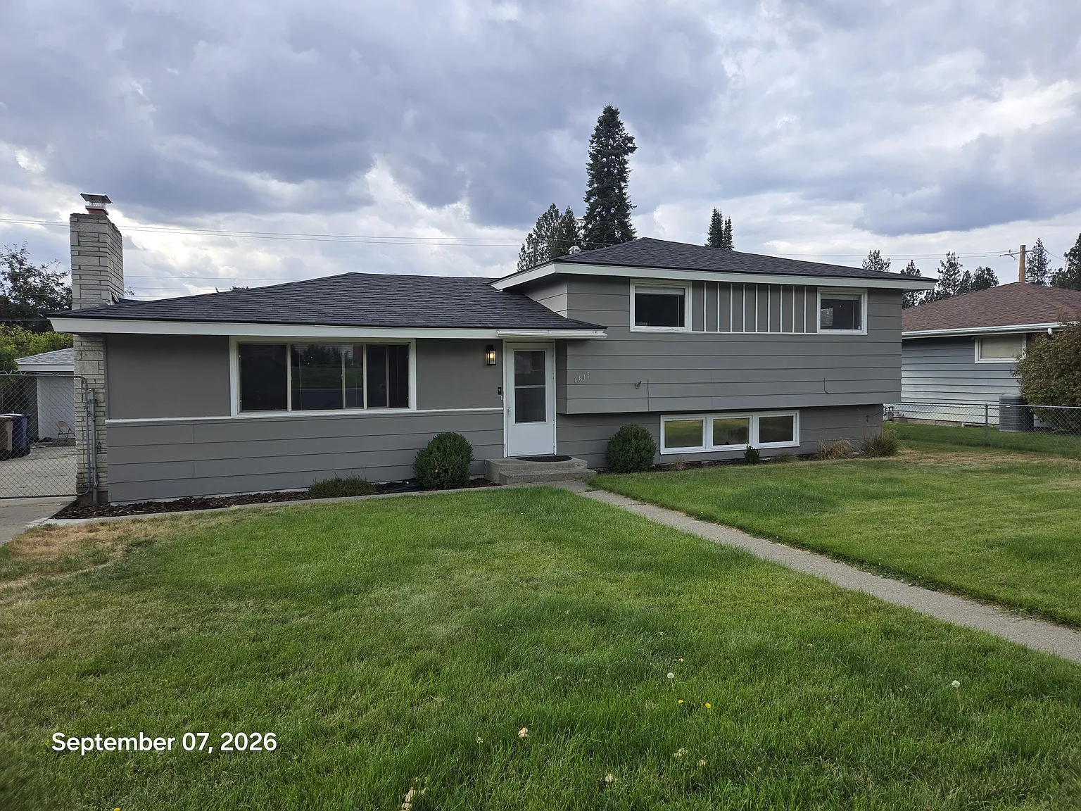 4 bed, 2.5 bath, 1901 sqft, $2,600 — Photo 1