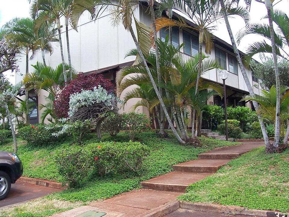 Front side from parking lot