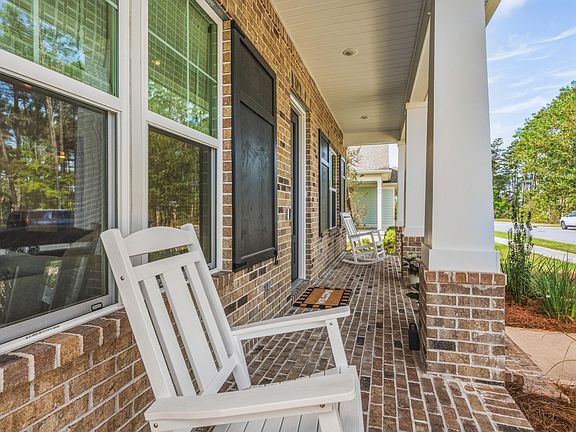 5th image of 401 Sweetgrass Ln
