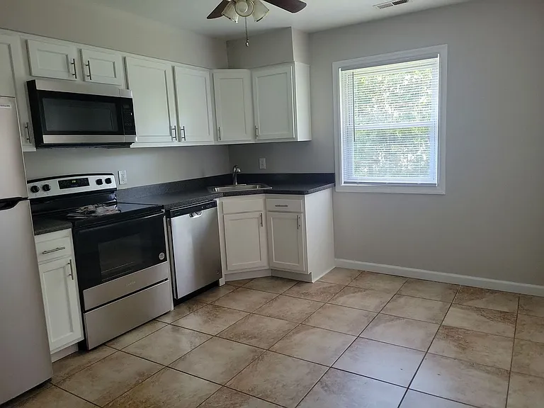 Country Gardens Apartments — Photo 52