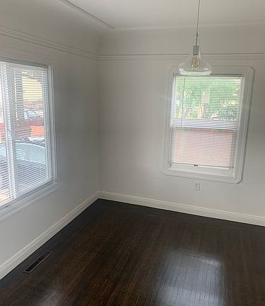 5th image of 21134 Royal Ave