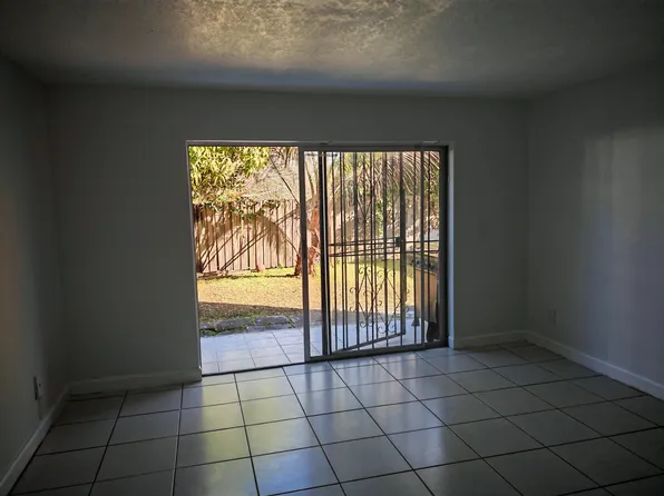 203 NE 141st St #203, Miami, FL 33161