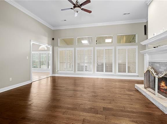 4th image of 1305 Spring Ridge Cir