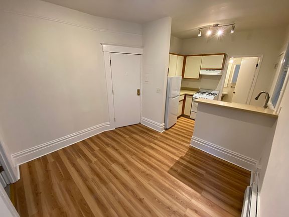 5th image of 1416 Grant Ave APT 9