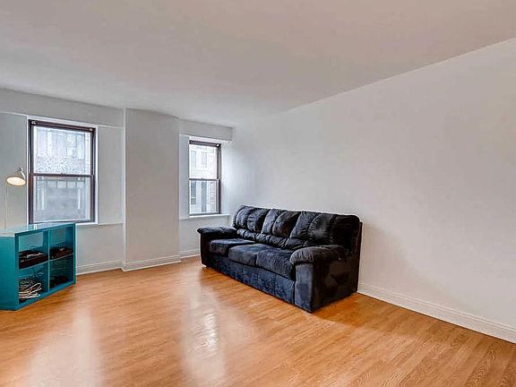 5th image of 40 E 9th St APT 1104