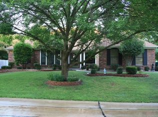 128 Foxtail Dr, Saint Charles, MO 63303