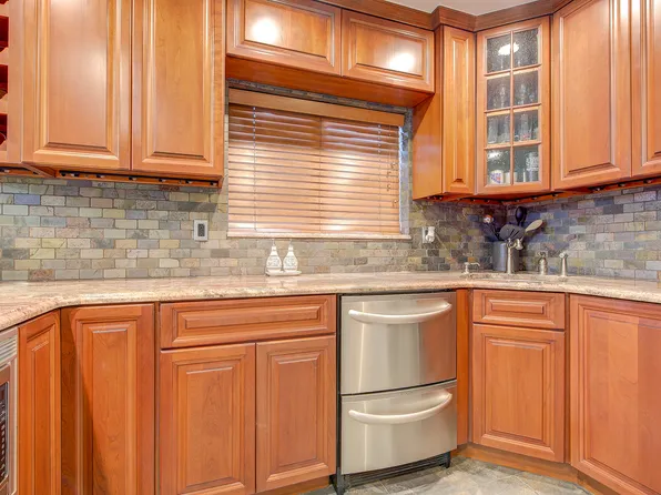 161 Beach 128th Street image 16 of 38