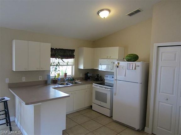 4th image of 2960 66th Ave NE