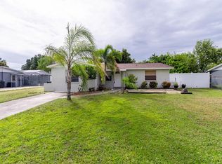 6037 Florida Cir S, Apollo Beach, FL 33572