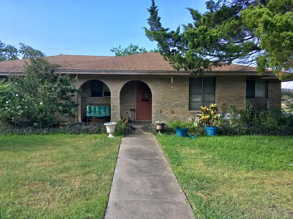 202 Llano Dr, Portland, TX 78374