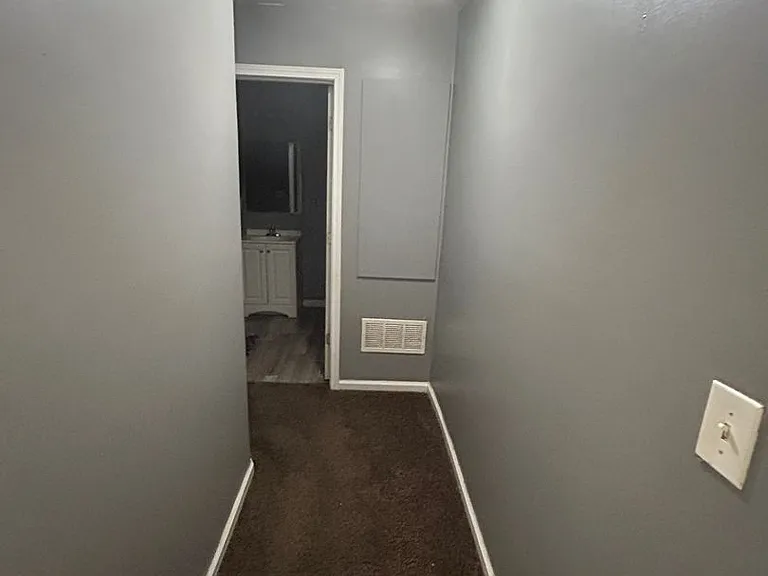3503 Falling Springs Rd — Photo 3