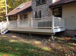 107 Tuckermans Ravine, Tafton, PA 18464