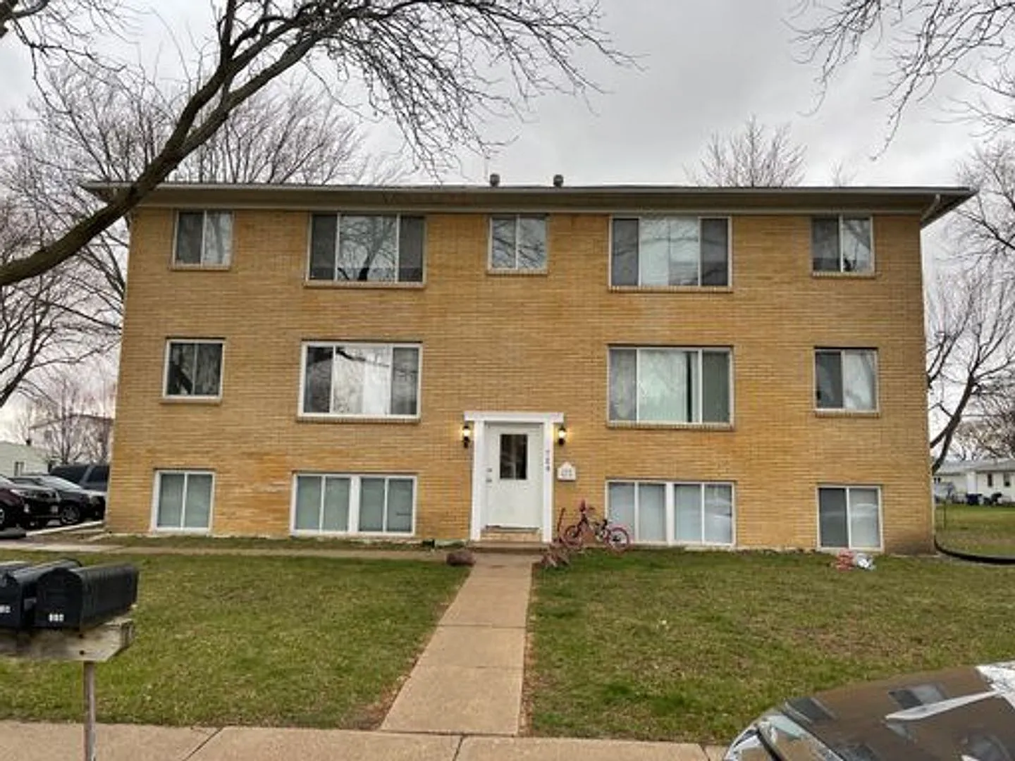 718 w donahue st — Photo 2