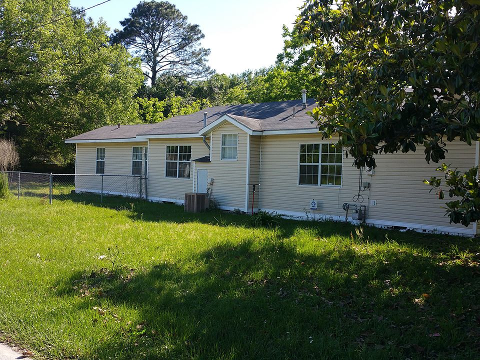 2nd image of 2201 32nd St