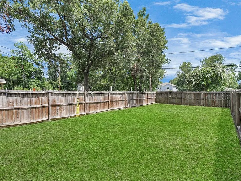 8102 Rhobell St #A — Photo 31