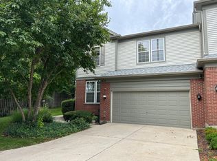 1495 Yellowstone Dr, Streamwood, IL 60107
