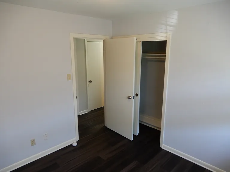 8611 Dover St — Photo 37