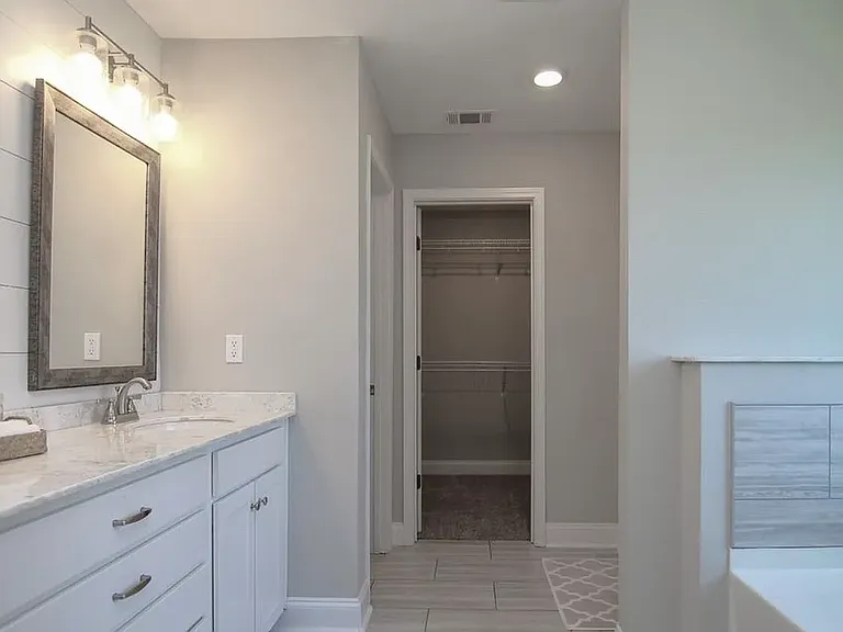 318 Weston Dr — Photo 5