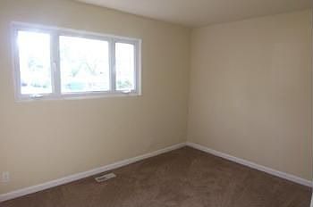 3rd image of 302 Tanglewood Dr