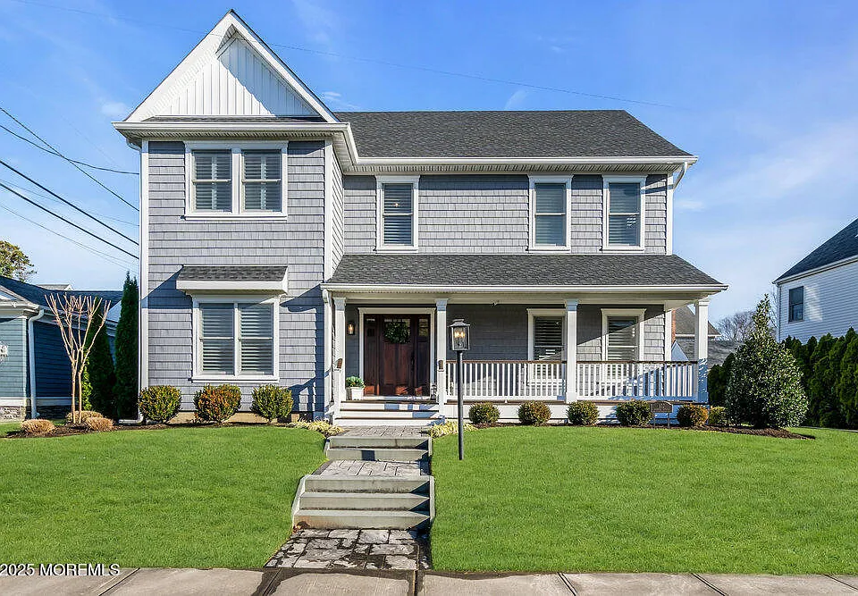 102 4th Ave