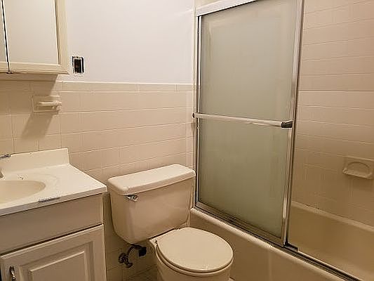 2nd image of 2313 Broadway #2R