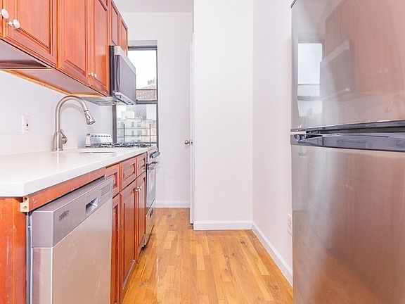 2nd image of 879 De Kalb Ave #11A