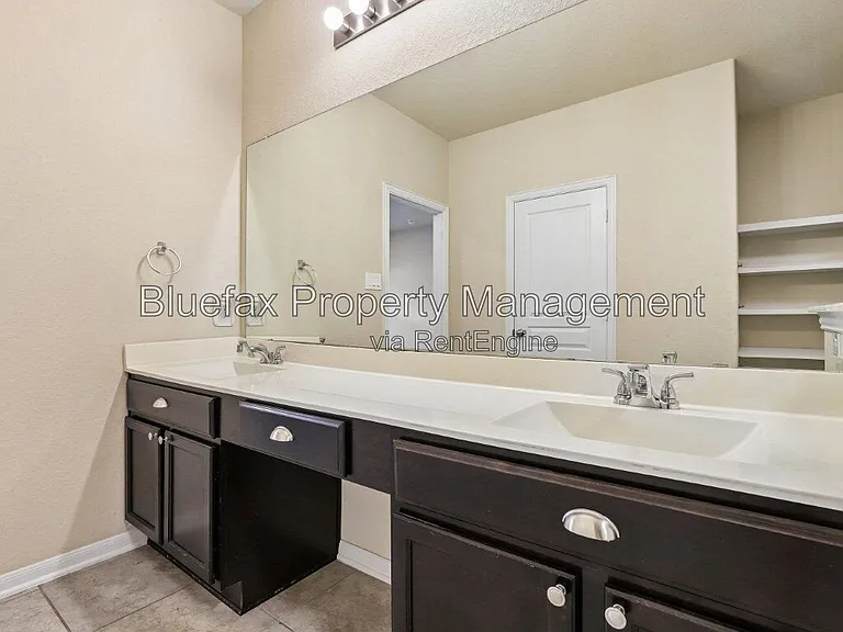 1807 Golden Maple — Photo 35